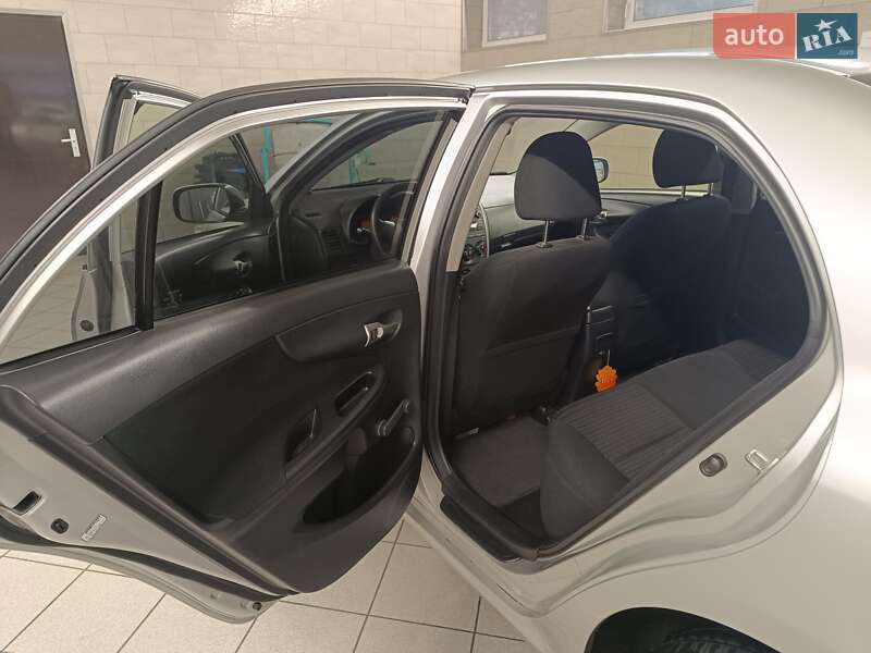 Седан Toyota Corolla 2011 в Львове фото 8 Седан Toyota Corolla 2011 в Львове