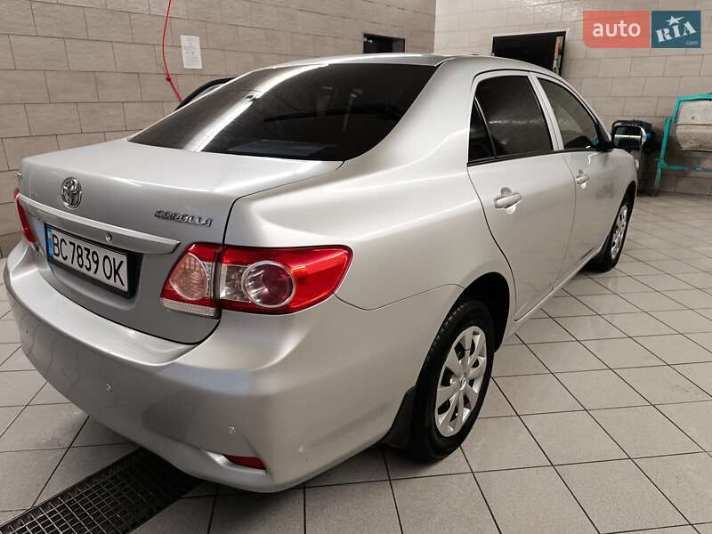 Седан Toyota Corolla 2011 в Львове фото 21 Седан Toyota Corolla 2011 в Львове