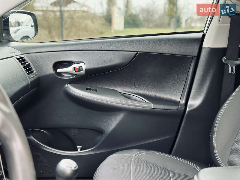 Седан Toyota Corolla 2011 в Кременчуге фото 19 Седан Toyota Corolla 2011 в Кременчуге