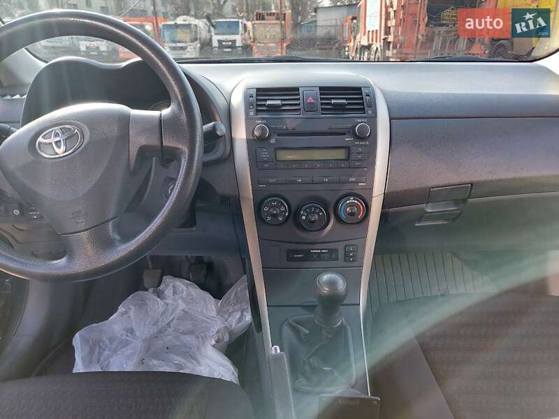 Седан Toyota Corolla 2008 в Киеве