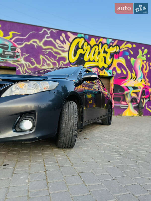 Седан Toyota Corolla 2011 в Кам'янець-Подільському