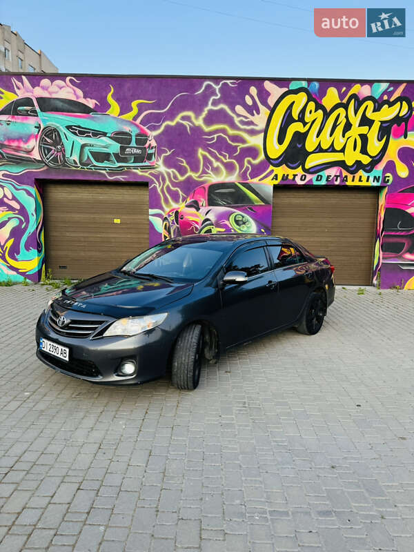 Седан Toyota Corolla 2011 в Кам'янець-Подільському