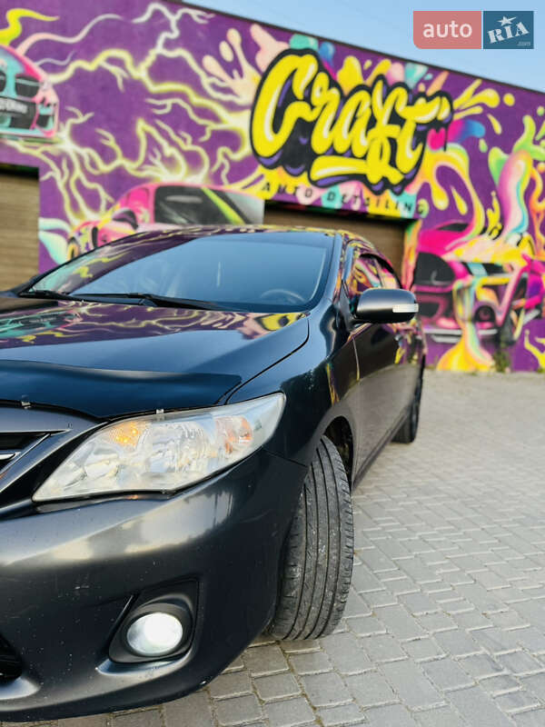 Седан Toyota Corolla 2011 в Кам'янець-Подільському