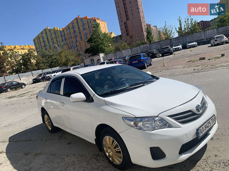 Седан Toyota Corolla 2010 в Киеве фото 3 Седан Toyota Corolla 2010 в Киеве