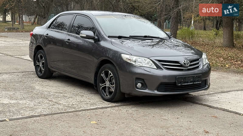 Седан Toyota Corolla 2010 в Жовтих Водах