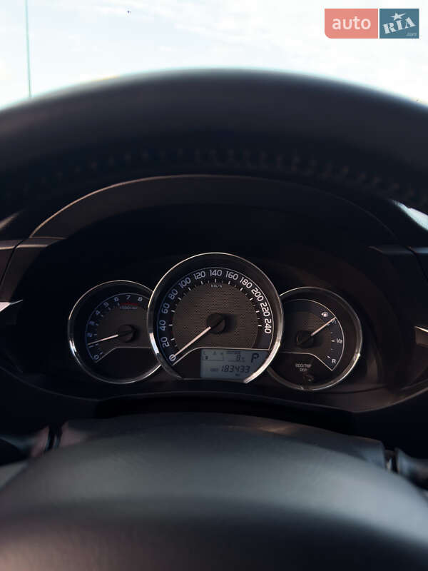 Седан Toyota Corolla 2013 в Киеве фото 12 Седан Toyota Corolla 2013 в Киеве