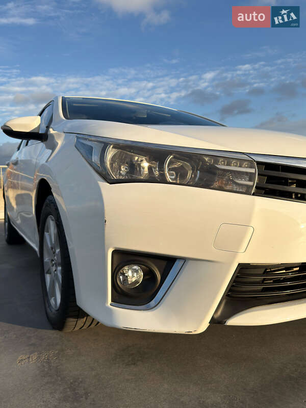 Седан Toyota Corolla 2013 в Киеве фото 9 Седан Toyota Corolla 2013 в Киеве