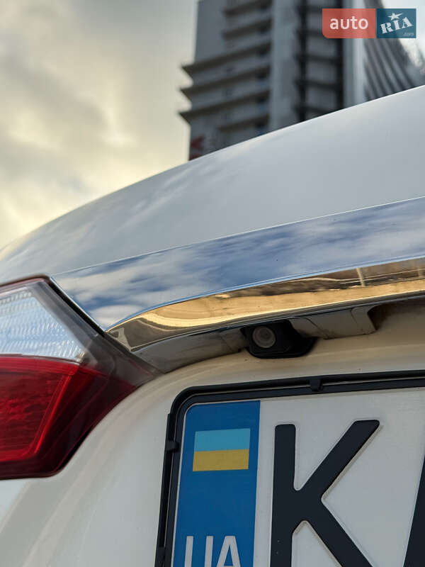 Седан Toyota Corolla 2013 в Киеве фото 17 Седан Toyota Corolla 2013 в Киеве