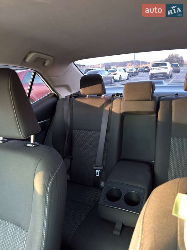 Седан Toyota Corolla 2013 в Киеве фото 39 Седан Toyota Corolla 2013 в Киеве