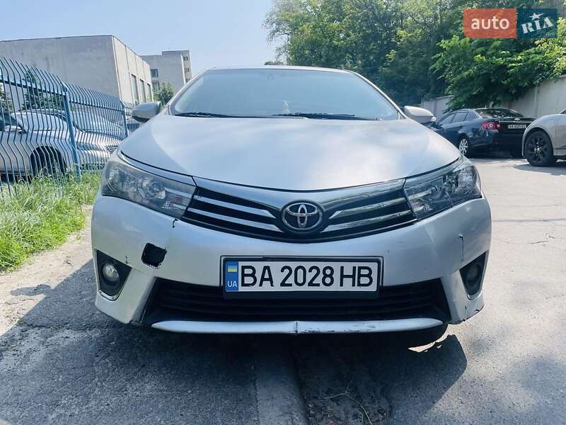 Седан Toyota Corolla 2014 в Киеве фото Седан Toyota Corolla 2014 в Киеве