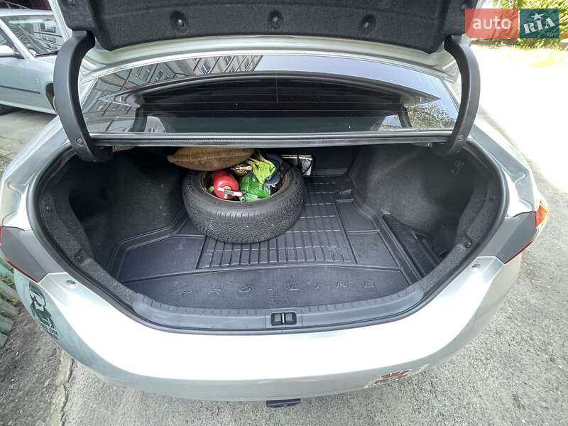 Седан Toyota Corolla 2014 в Киеве фото 14 Седан Toyota Corolla 2014 в Киеве