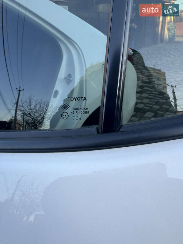Седан Toyota Corolla 2016 в Киеве фото 20 Седан Toyota Corolla 2016 в Киеве