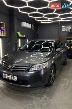Седан Toyota Corolla 2011 в Киеве