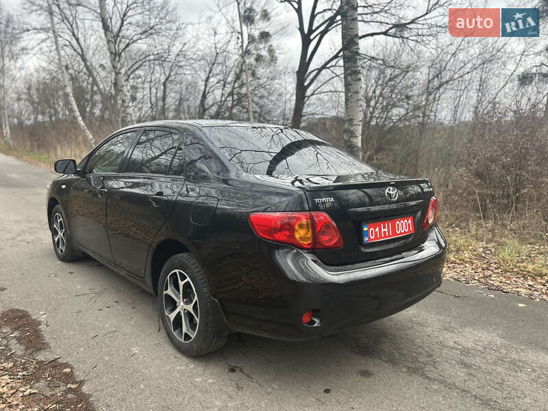 Седан Toyota Corolla 2007 в Лубнах