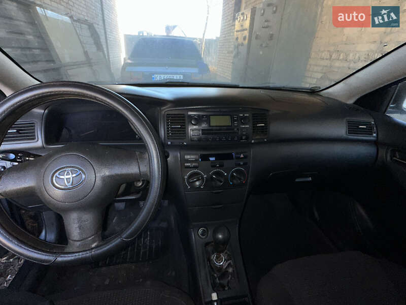 Седан Toyota Corolla 2005 в Києві
