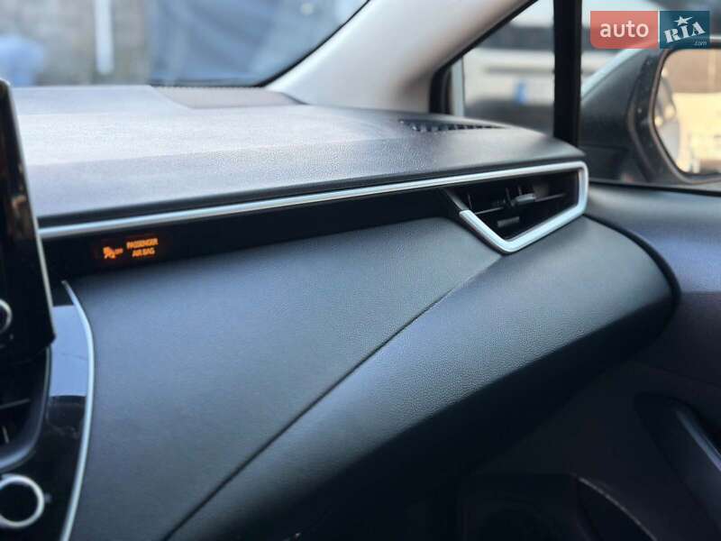 Седан Toyota Corolla 2021 в Виннице
