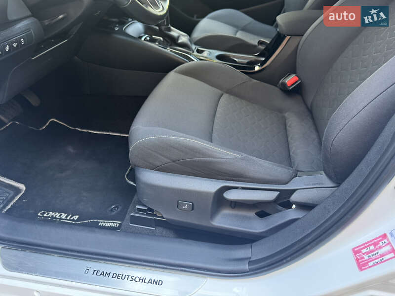 Универсал Toyota Corolla 2020 в Черновцах