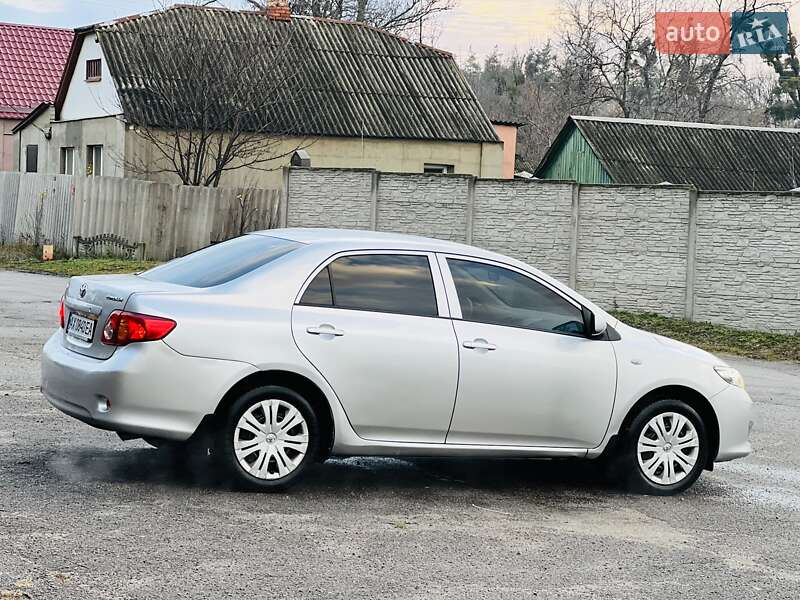 Седан Toyota Corolla 2009 в Харькове