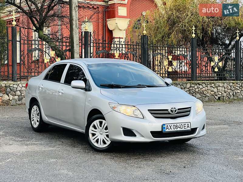 Седан Toyota Corolla 2009 в Харькове