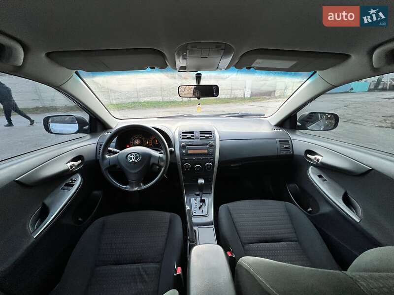 Седан Toyota Corolla 2009 в Харькове