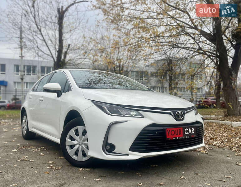 Седан Toyota Corolla 2020 в Києві