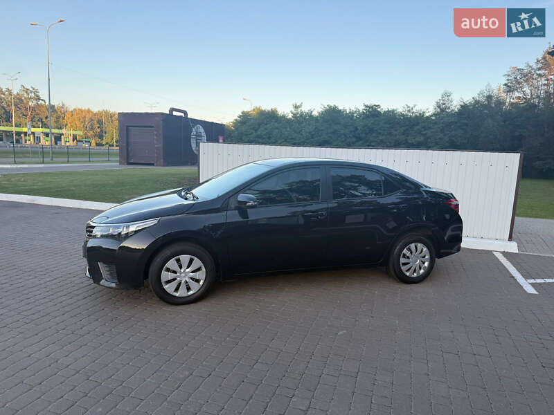 Седан Toyota Corolla 2014 в Дніпрі