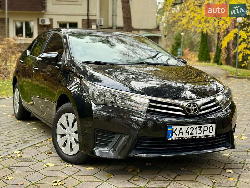 Седан Toyota Corolla 2014 в Дніпрі