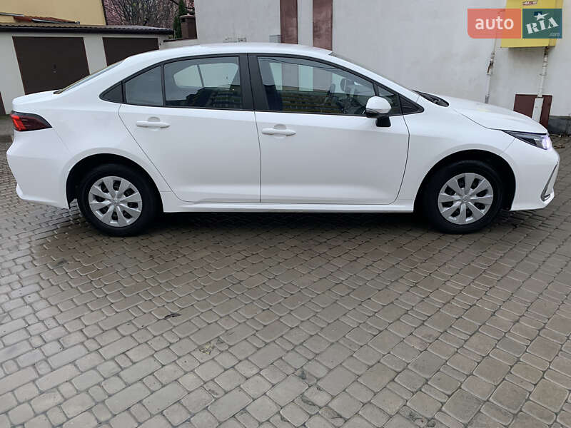 Седан Toyota Corolla 2021 в Киеве