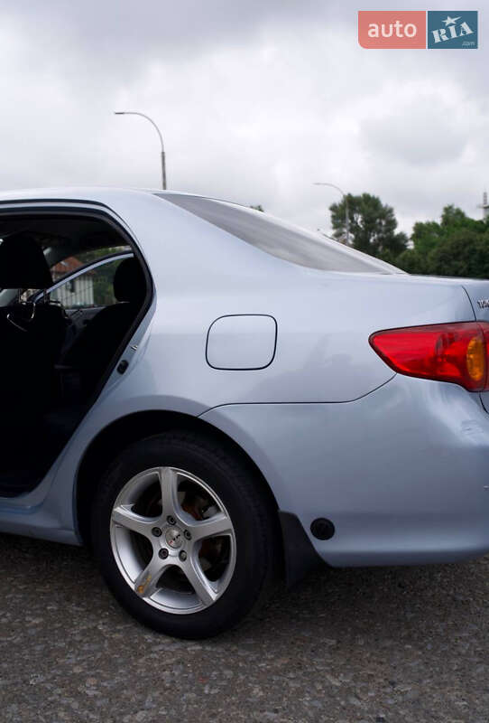 Седан Toyota Corolla 2008 в Киеве