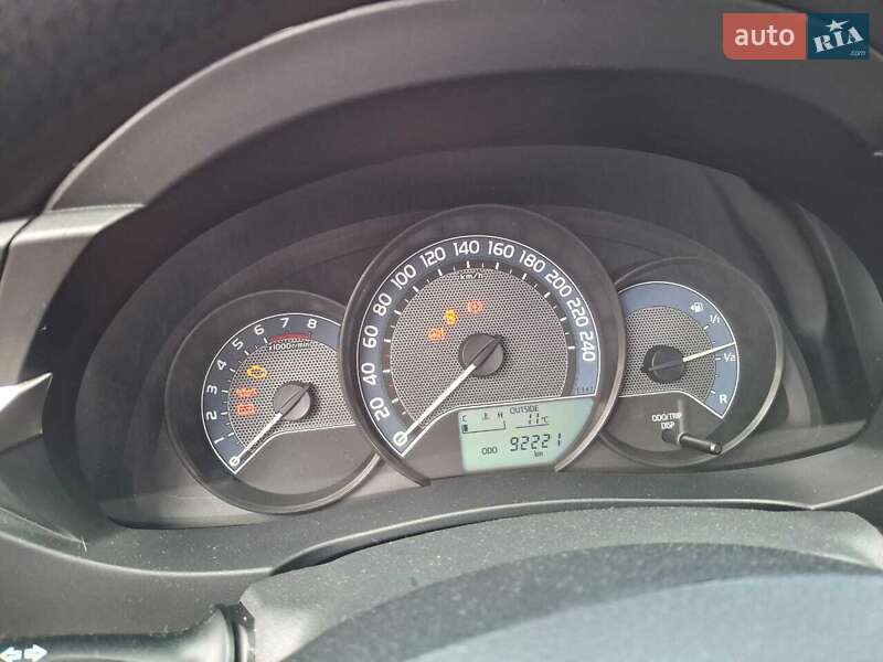 Седан Toyota Corolla 2013 в Вышгороде