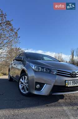 Седан Toyota Corolla 2014 в Кременчуге