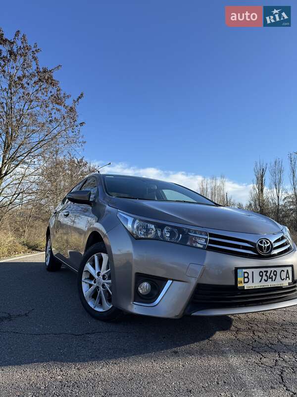 Седан Toyota Corolla 2014 в Кременчуге фото Седан Toyota Corolla 2014 в Кременчуге