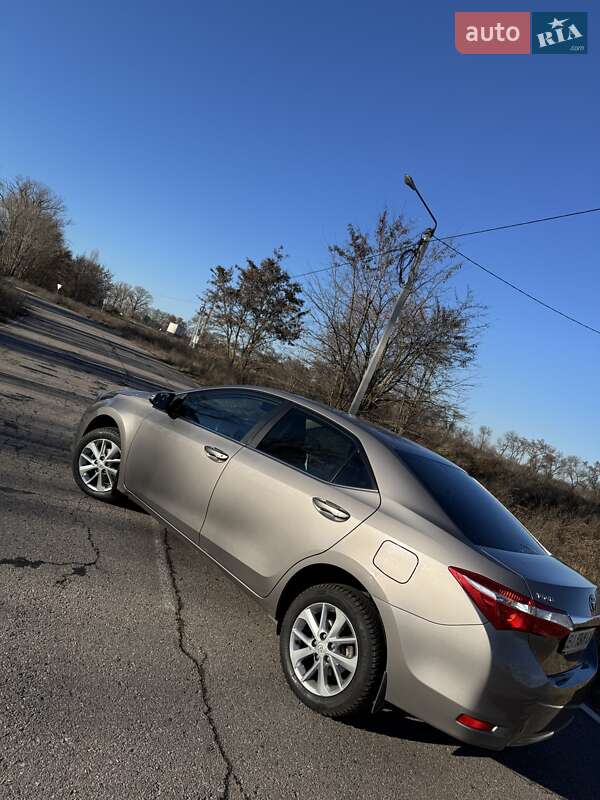 Седан Toyota Corolla 2014 в Кременчуге фото 11 Седан Toyota Corolla 2014 в Кременчуге