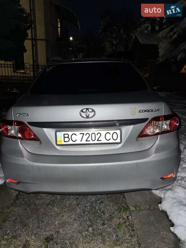 Седан Toyota Corolla 2011 в Львові