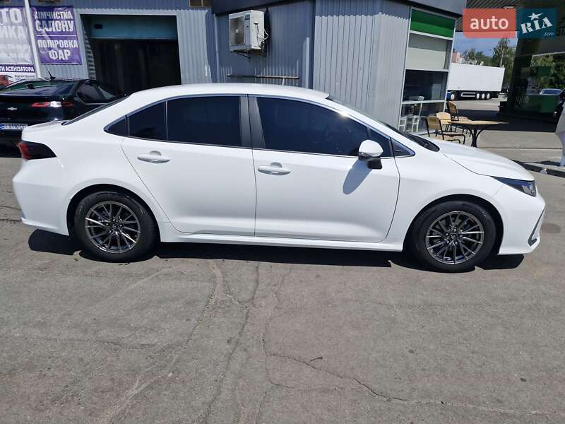 Седан Toyota Corolla 2020 в Києві