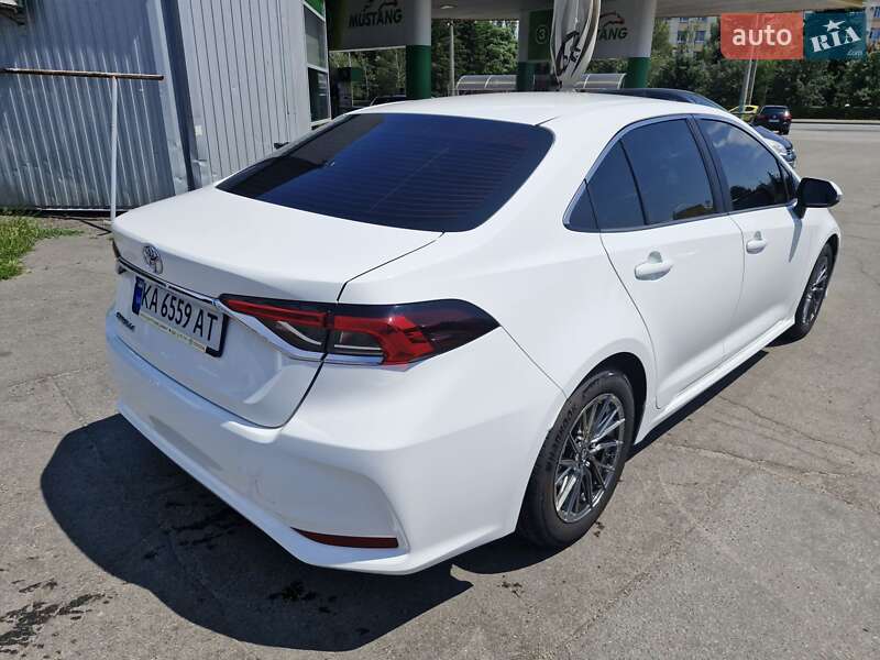 Седан Toyota Corolla 2020 в Києві