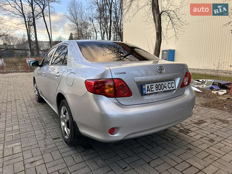 Седан Toyota Corolla 2007 в Днепре