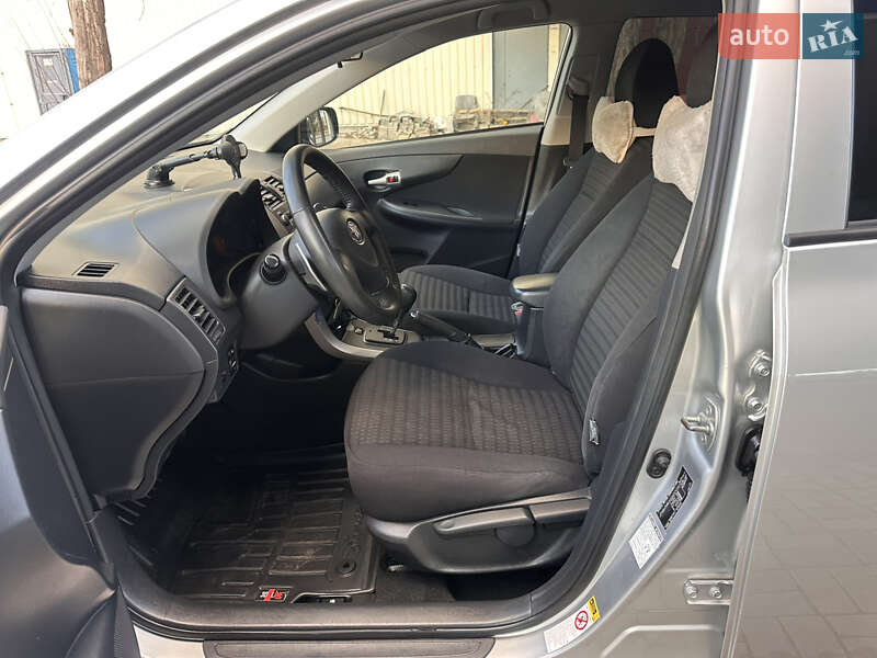 Седан Toyota Corolla 2007 в Днепре