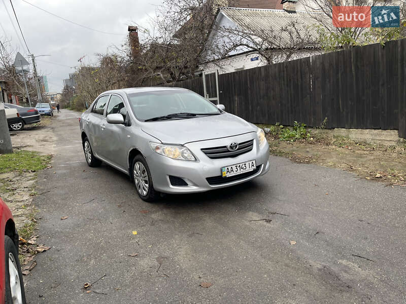Седан Toyota Corolla 2008 в Києві