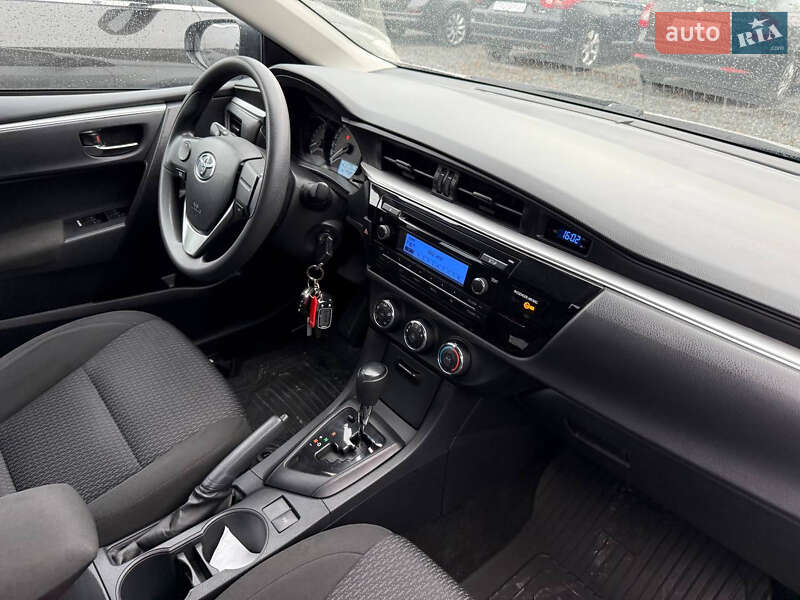 Седан Toyota Corolla 2015 в Стрию фото 44 Седан Toyota Corolla 2015 в Стрию