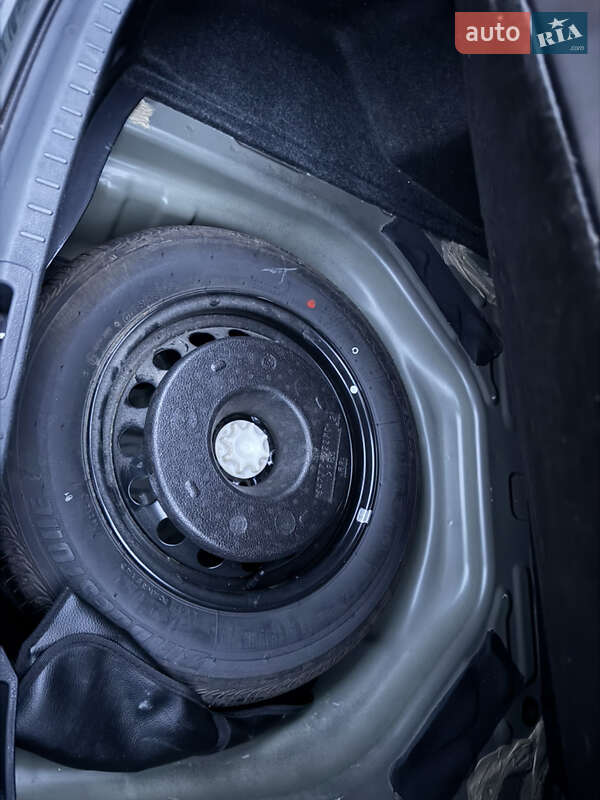 Седан Toyota Corolla 2014 в Києві