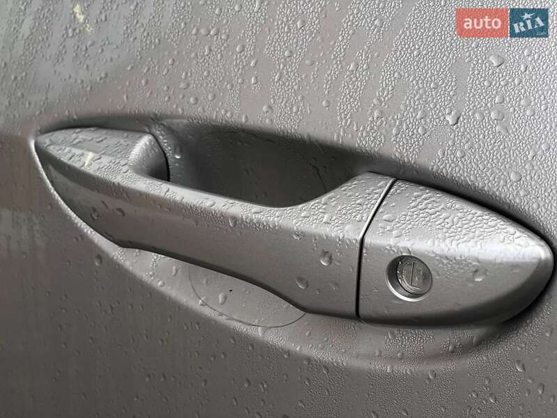 Седан Toyota Corolla 2017 в Киеве