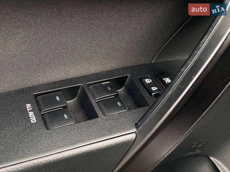 Седан Toyota Corolla 2017 в Киеве