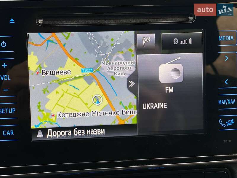 Седан Toyota Corolla 2017 в Киеве