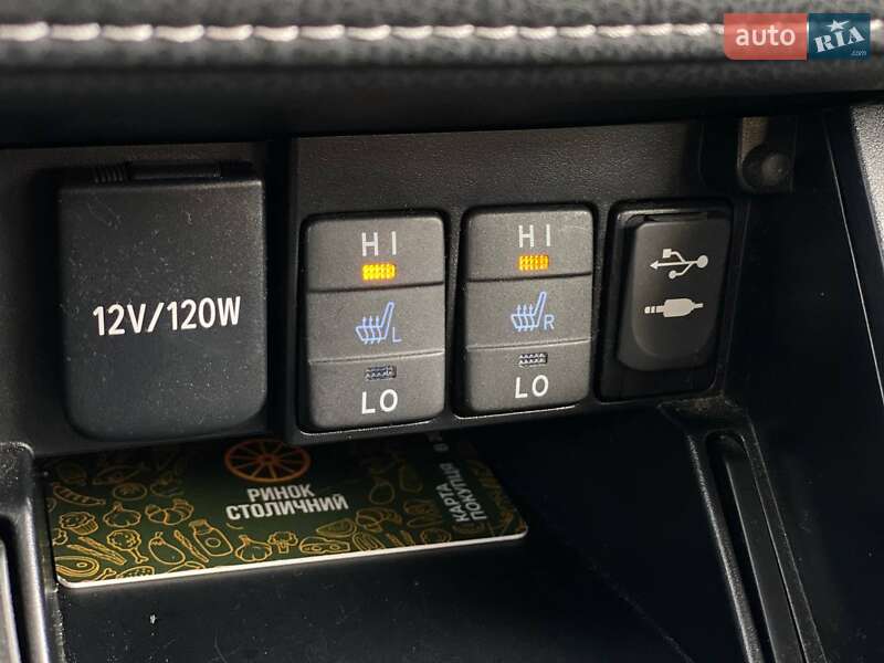 Седан Toyota Corolla 2017 в Киеве