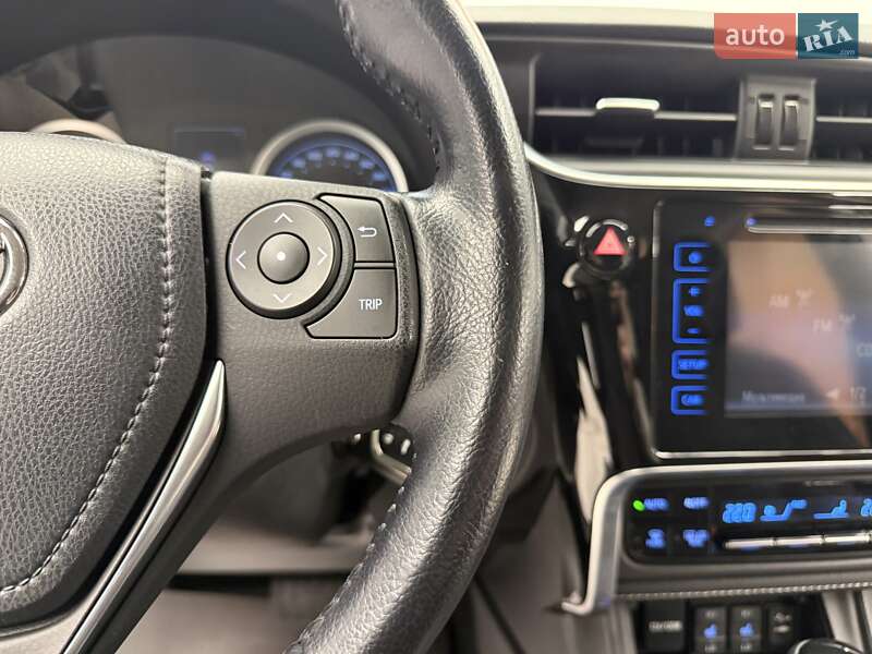 Седан Toyota Corolla 2017 в Києві