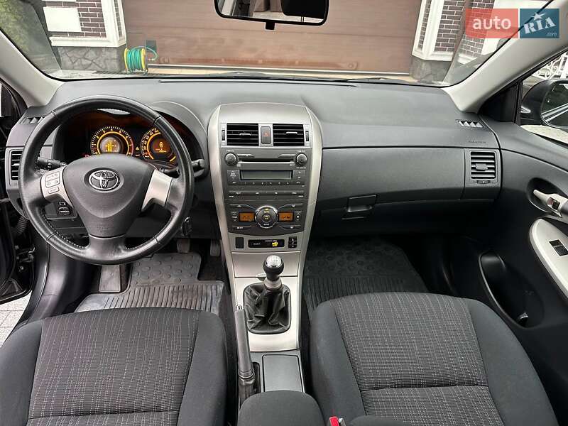 Седан Toyota Corolla 2008 в Києві