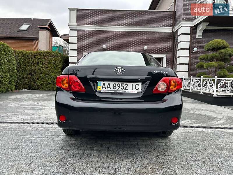 Седан Toyota Corolla 2008 в Києві