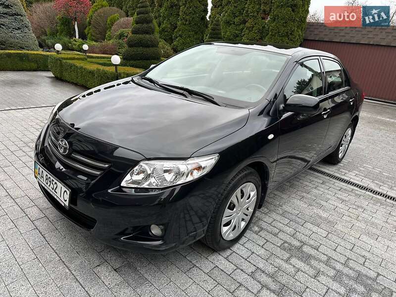 Седан Toyota Corolla 2008 в Києві