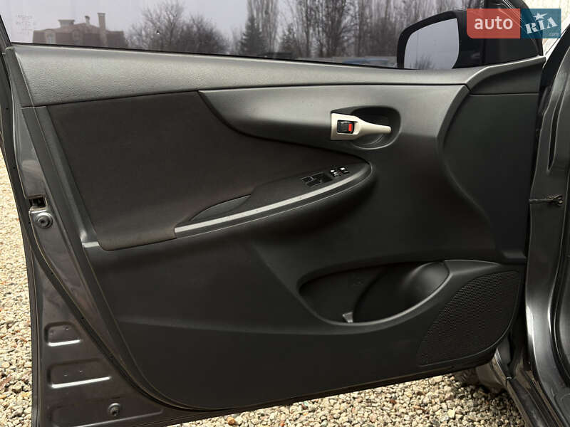 Седан Toyota Corolla 2008 в Харькове